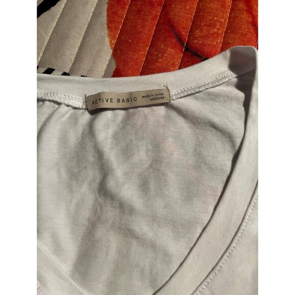 T shirt - Picture 2 of 2